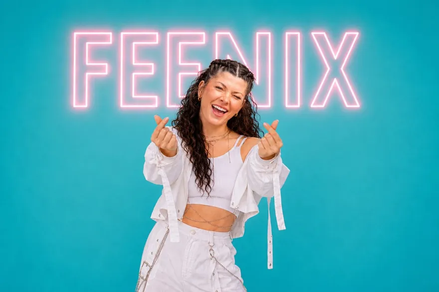 Tanssistudio Feenixin K-POP -tanssiesitys